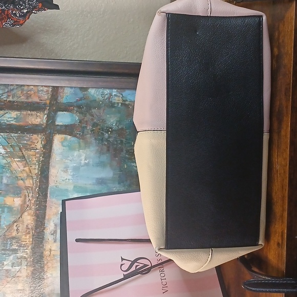 VICTORIA'S SECRET The Victoria Slouchy Satchel in Blush Colorblock - Picture 6 of 13